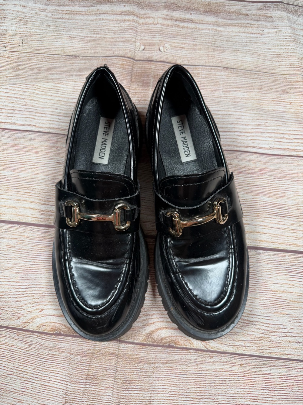 Steve Madden Lando Black Leather Lug-Sole Loafers with Gold Bit Preppy Old Money - Picture 4 of 8